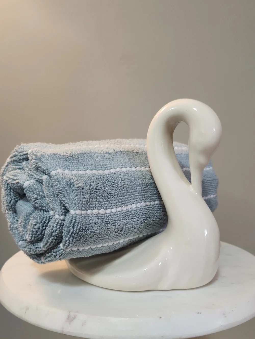 Vintage Andre Richard Ceramic Vanity Swan Hand Towel Holder Cream Color